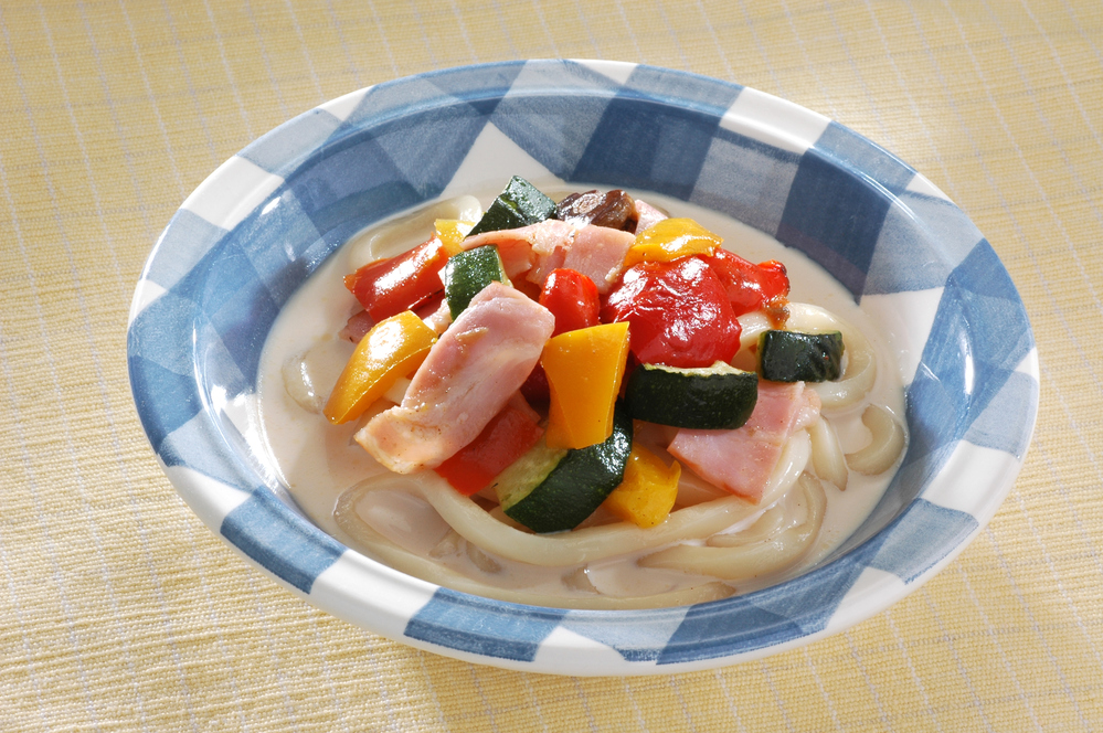 彩り鮮やかなうどん