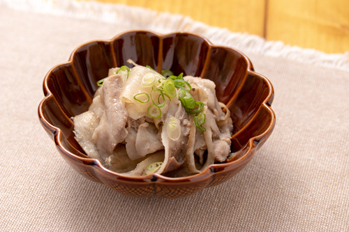 レンジで簡単♪豚肉とひらひら根菜の蒸し煮